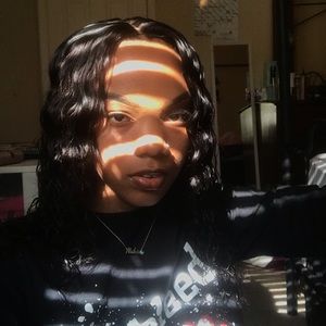 Meet your Posher, NaKia